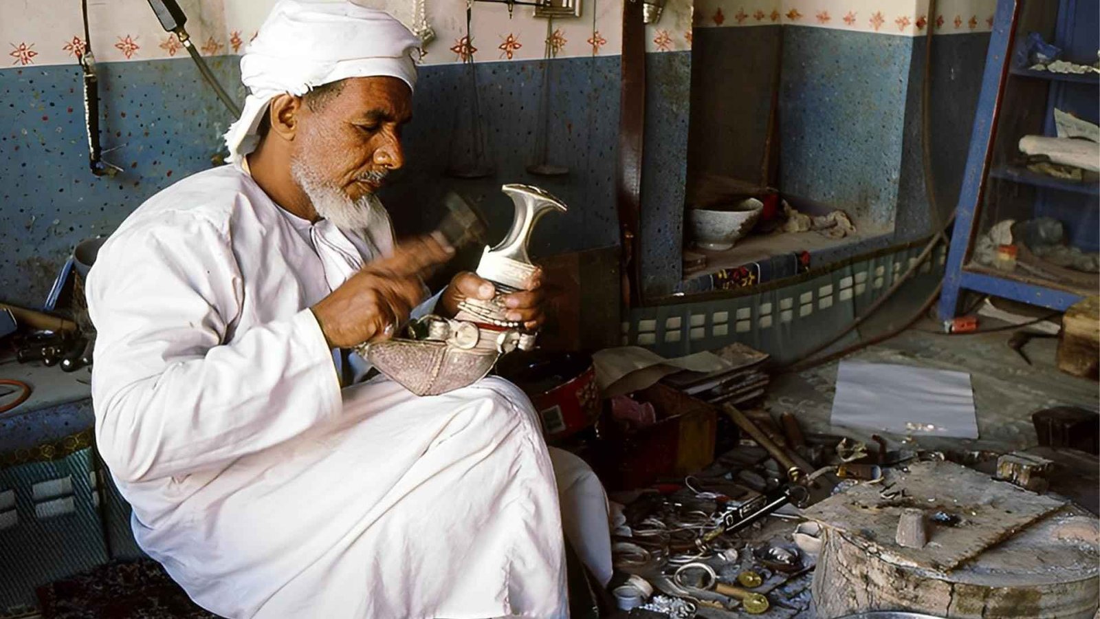 Craftsmanship of the Omani Khanjar