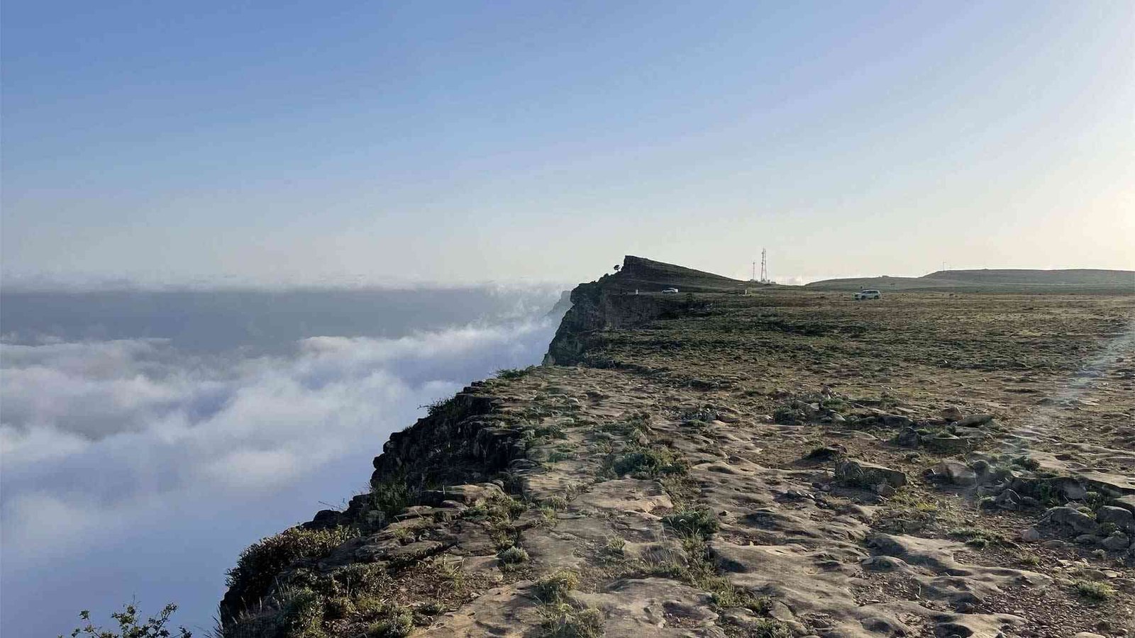 Hiking trails of Jebel Samhan with breathtaking views, detailed in this Salalah travel guide.